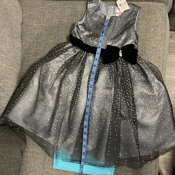 Girl’s Size 5 Black sparkly dress - Picture 4 of 6